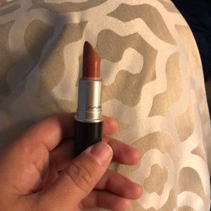 MAC Matte Lipstick in shade Velvet Teddy